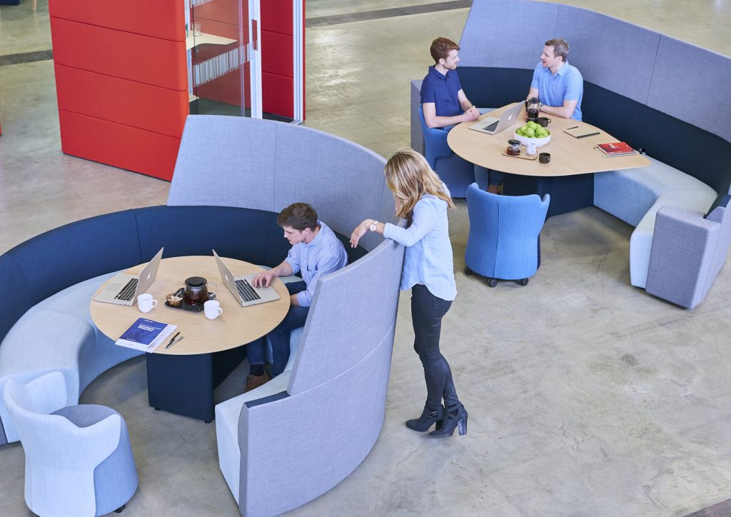 Espace de réunion acoustique rond