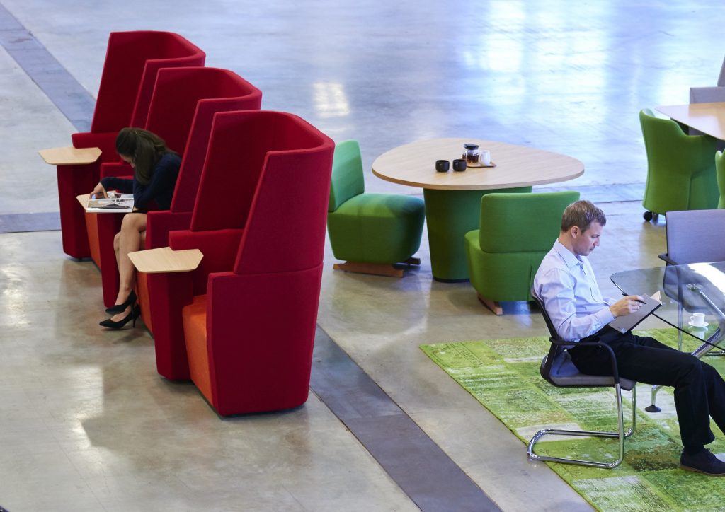 Box espace de travail en coworking modulable Banquette Ronde Créatif