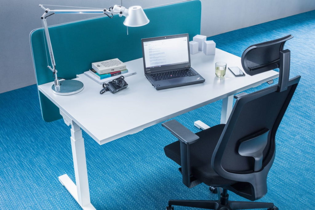 Bureau ergonomique pour travailler assis et debout