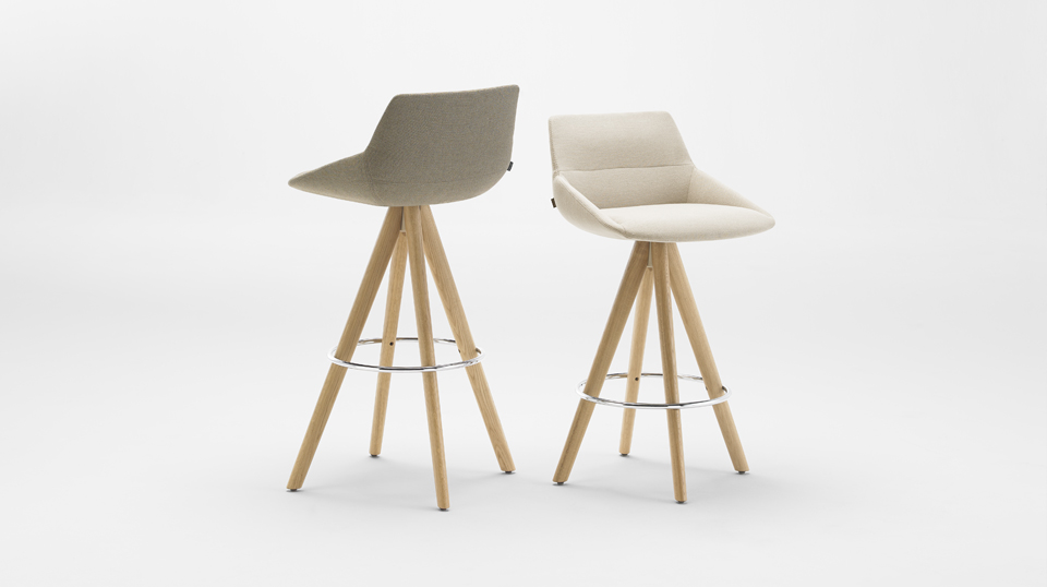 Tabouret design avec pied pyramide