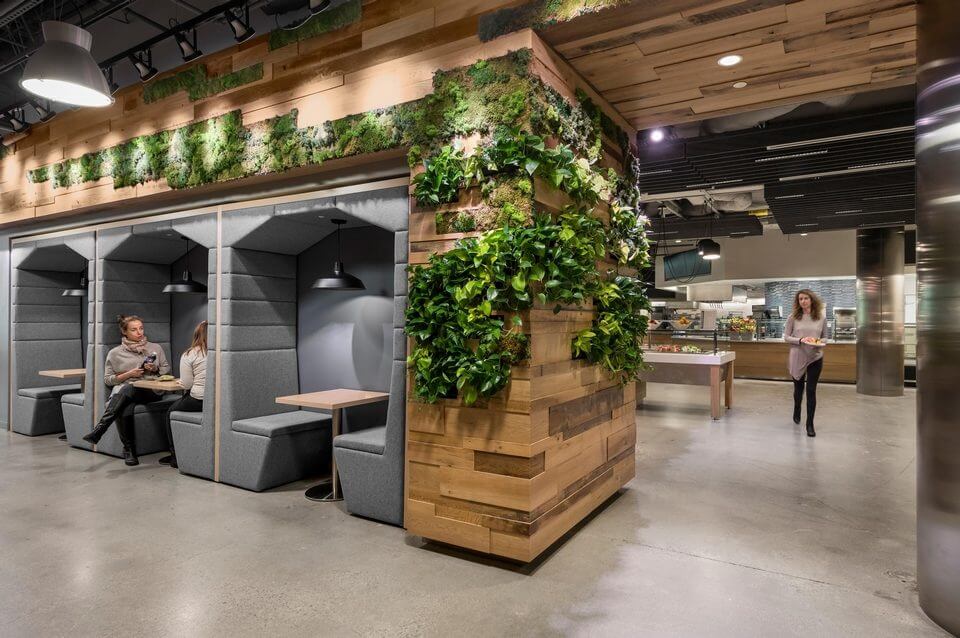 Une alcôve design RAILWAY intégrée dans un projet de dans un restaurant d'entreprise