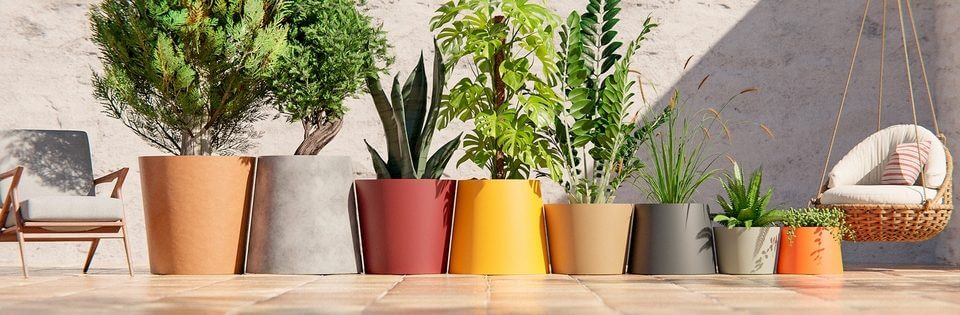 Bacs à plantes colorés pour les terrasses des professionnels