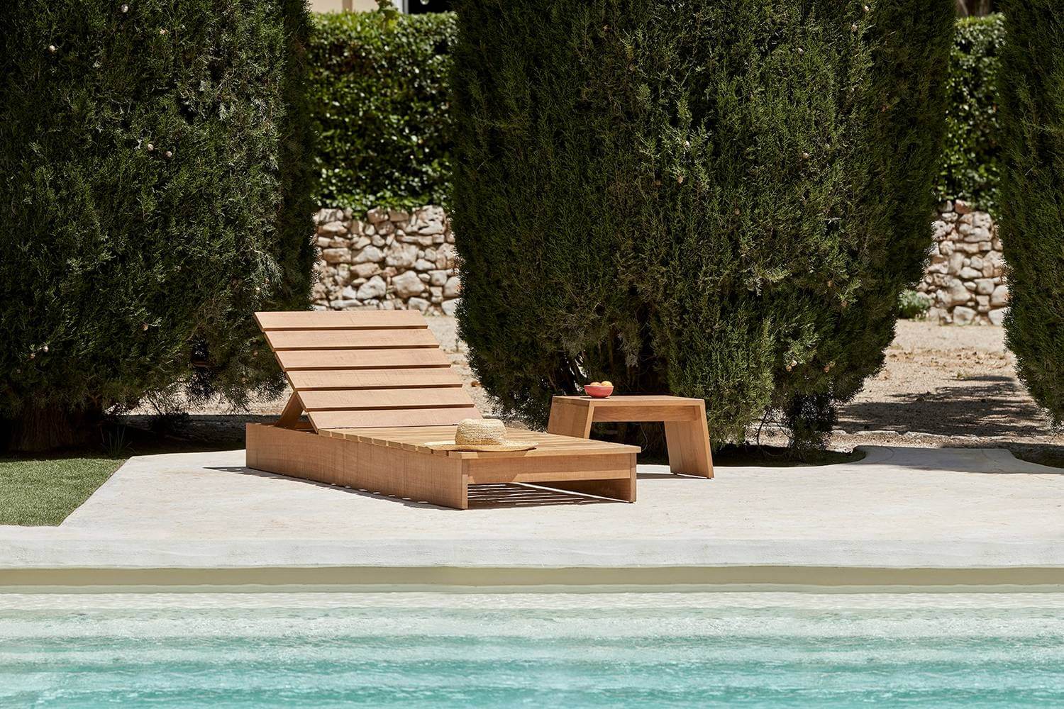 Bain de soleil en bois design pour hôtel IROKO