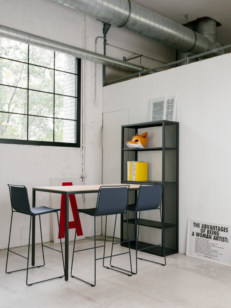 Meuble rangement industriel avec table haute