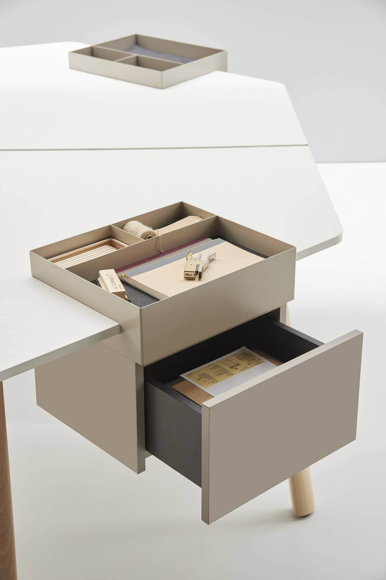 Bureau design avec caisson suspendu TEKNIKA