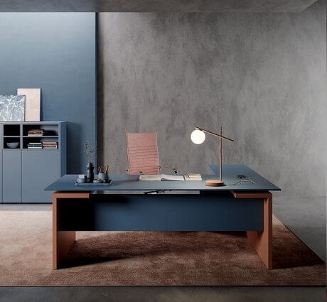 Bureau design pour directeur SHARP