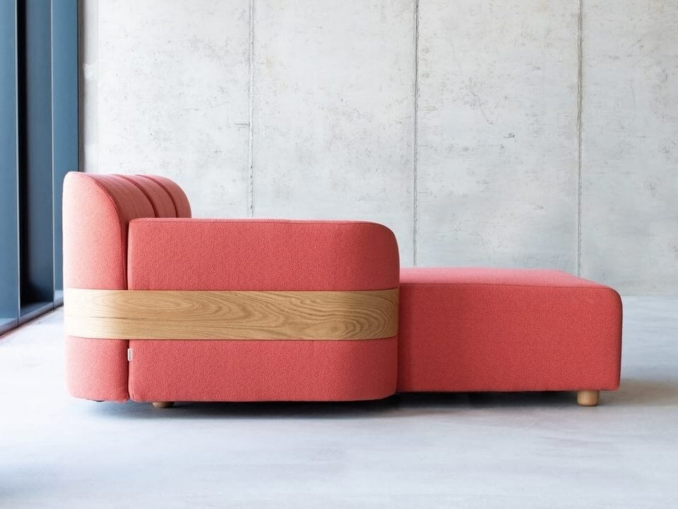 Canapé design en bois et en tissu HUG
