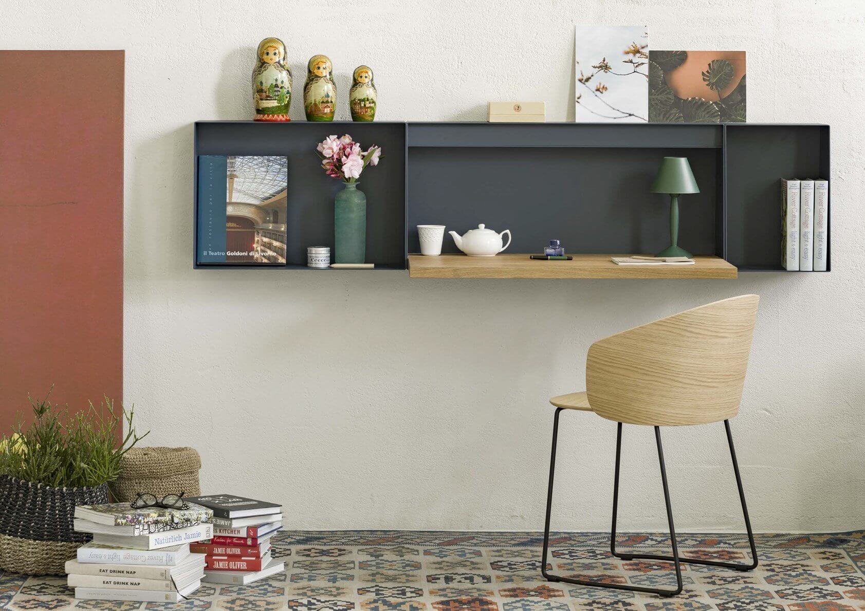 Chaise bois design avec pied traineau. 