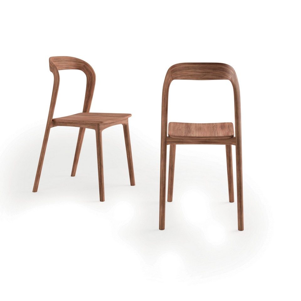 Packshot de la chaise MILLER sous deux angles présentant sa structure légère et son dossier creux ergonomique.