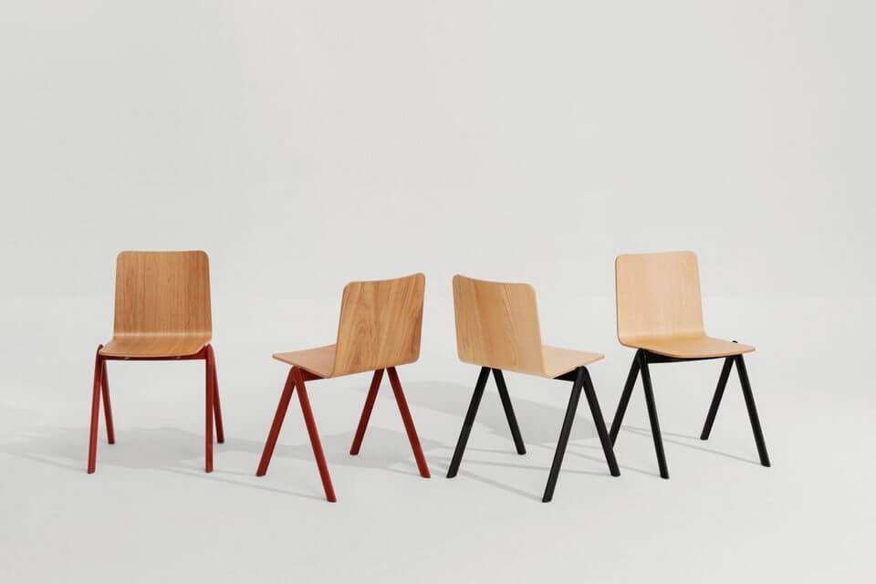 Chaise de conférence empilable et design avec assise coque bois