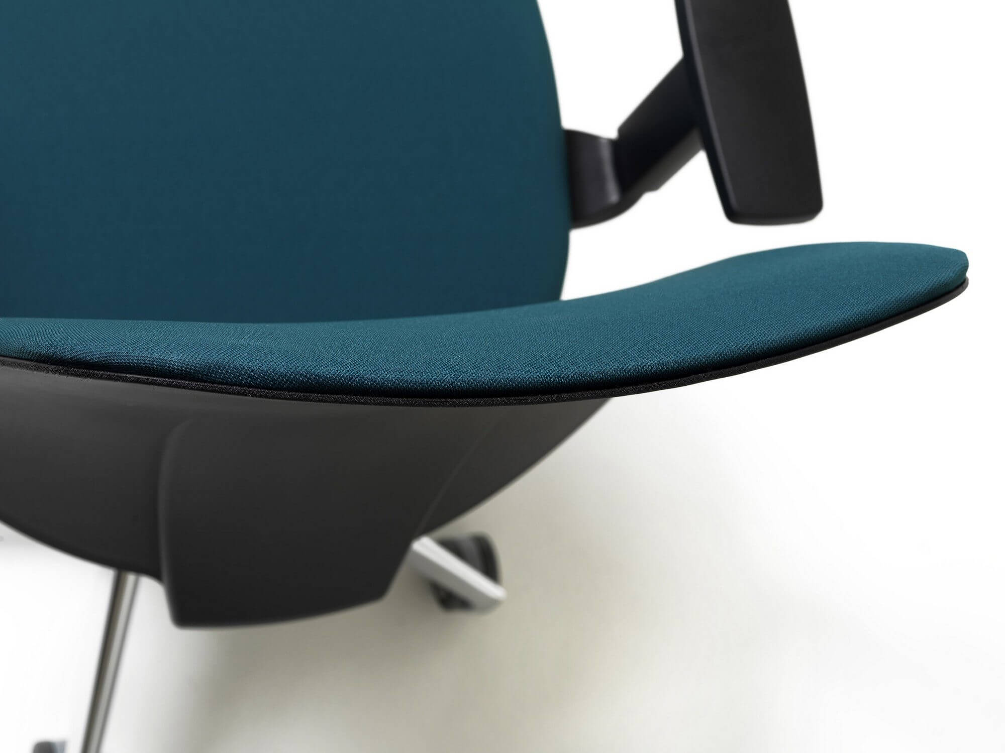 Chaise de bureau design et ergonomique SKIN pour les professionnels.