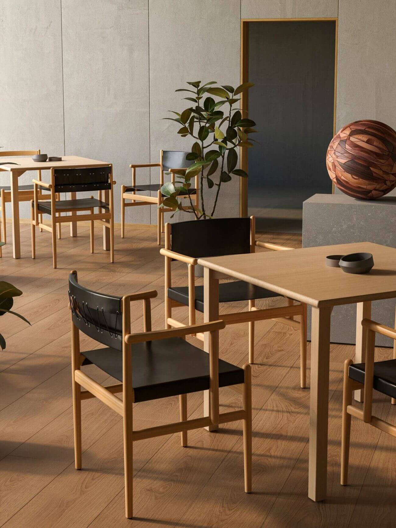 LIF est une chaise en bois et en cuir pour la restauration