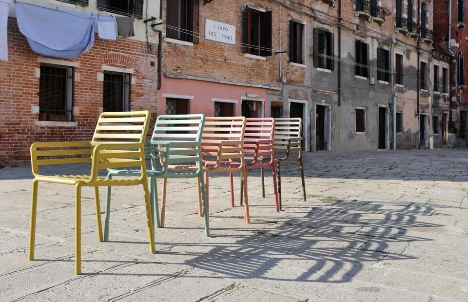 Chaise design d'extérieur pour terrasse de restaurant DOGA