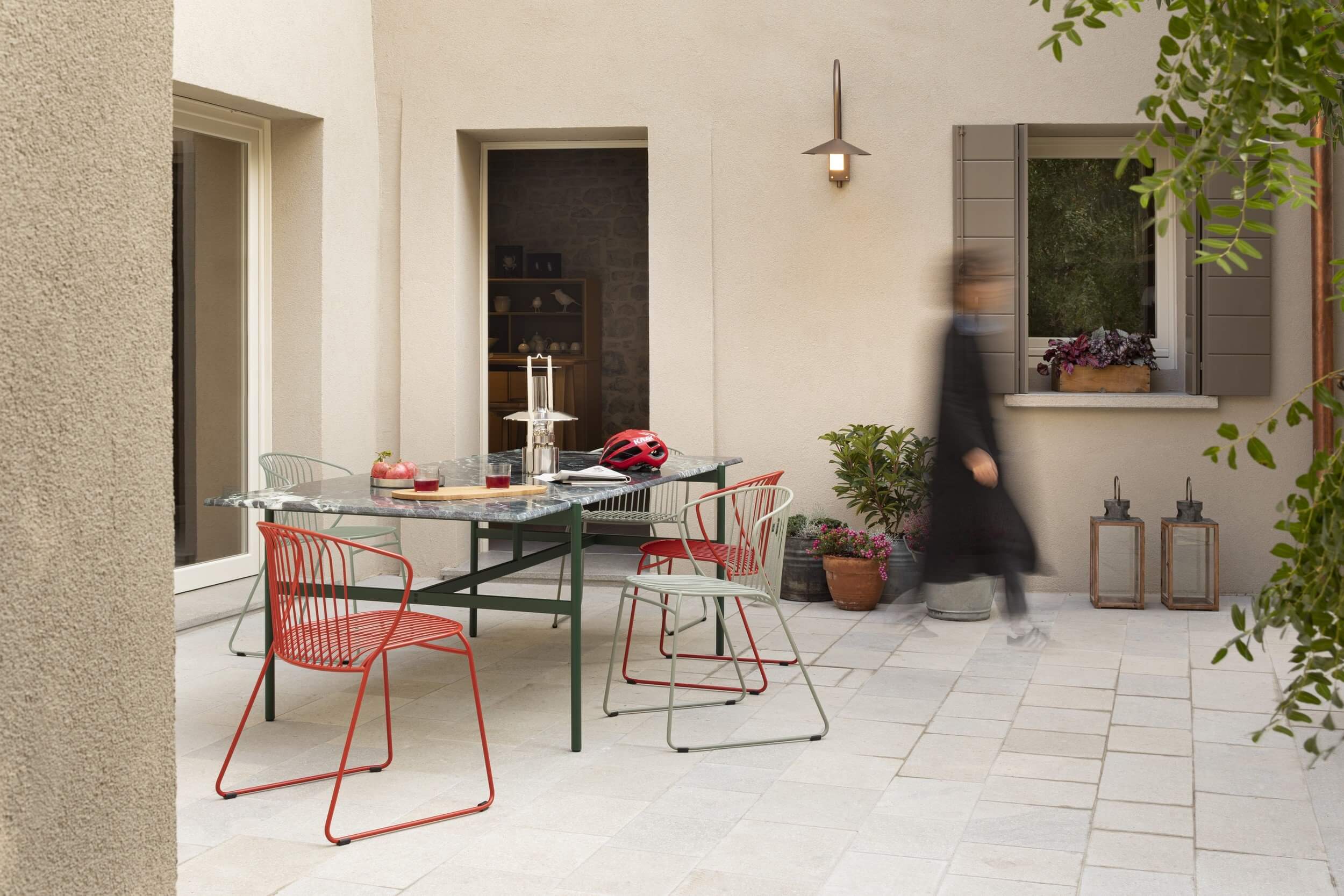 Une chaise de terrasse professionnel pour utilisation en extérieur.