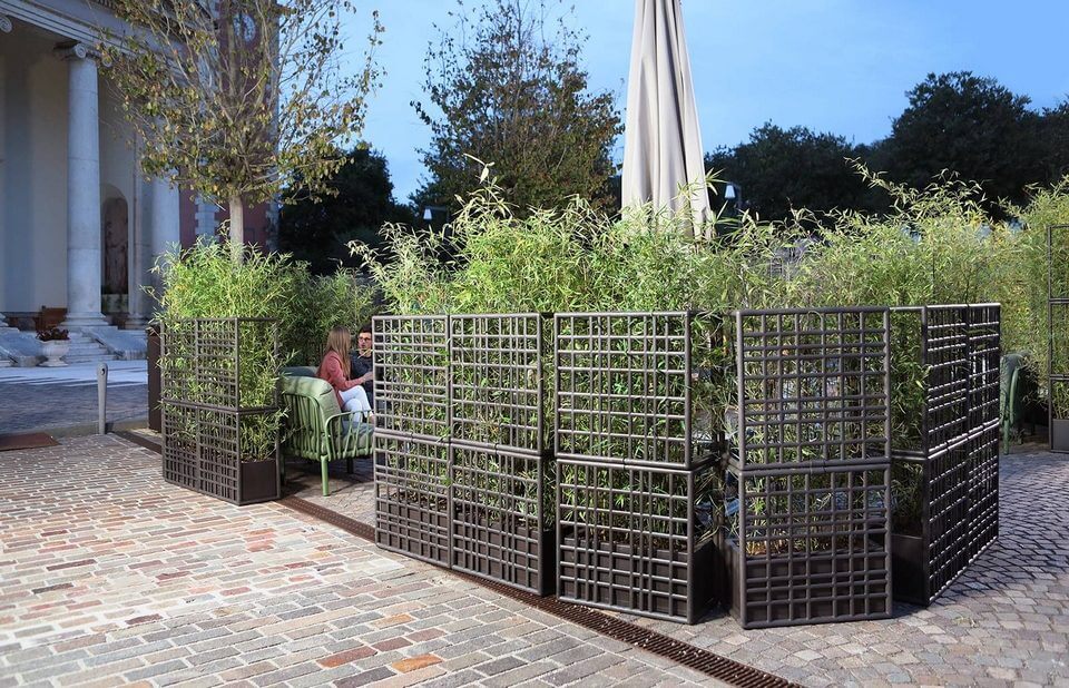 Cloison avec jardinière pour terrasse de restaurant SIPARIO