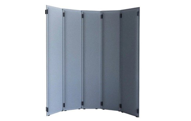 Packshot de la cloison mobile acoustique WOD en tissu gris, hauteur 180 cm, conçue pour l'isolation phonique des bureaux.