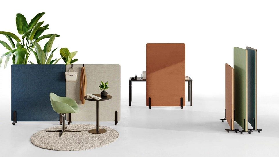 Système de cloisons acoustiques mobiles NUCLEO emboîtables pour un rangement compact et agile.
