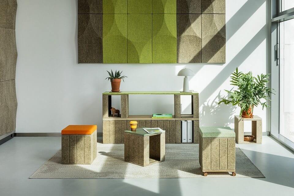 Cubes amovibles pour créer des tables, des poufs et d'autres mobilier de réunion