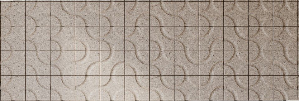 Alignement de dalles acoustiques murales carrées en fibres naturelles beige au motif géométrique de lignes courbes en relief. Solution modulaire et écoresponsable pour la correction phonique et le design mural de bureaux professionnels.
