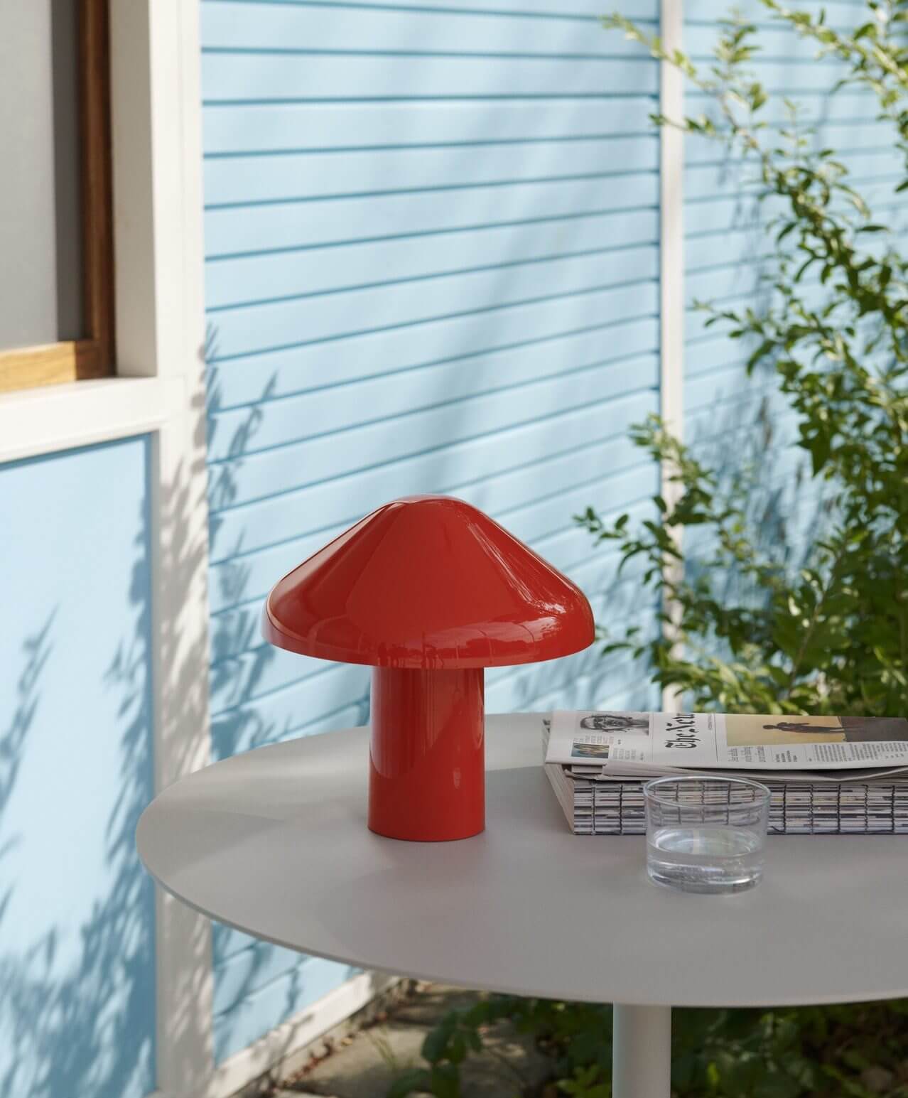 Lampe design portable pour terrasse de restaurant PAO