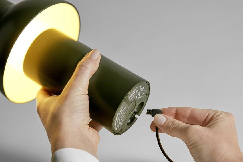 Lampe portable design pour la restauration PC