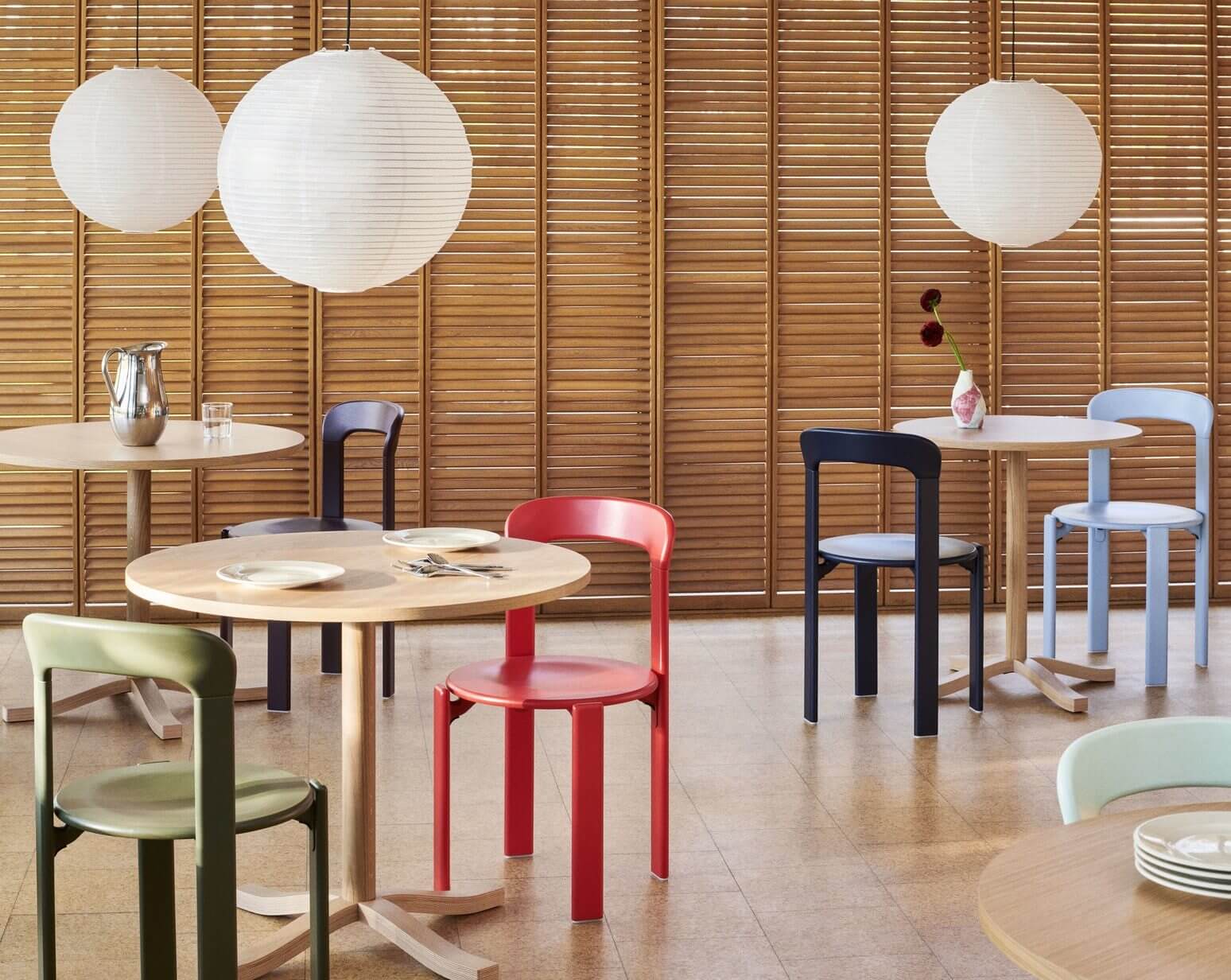 Chaises et tables de restaurant en bois design PASTIS