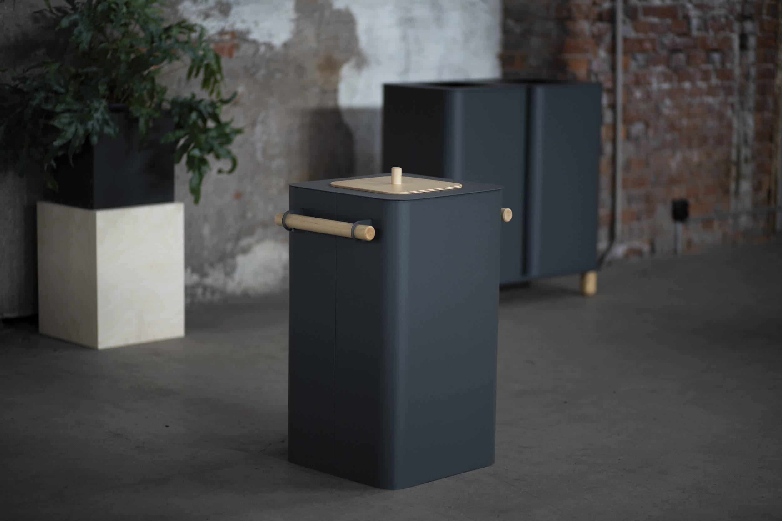 Poubelle de bureau design ARK pour le tri sélectif des open spaces