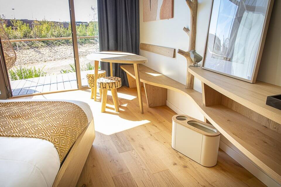 Poubelle de tri design conçue pour les chambres des hôtels