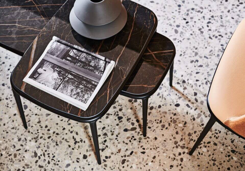 Table en basse design avec plateau céramique effet marbre