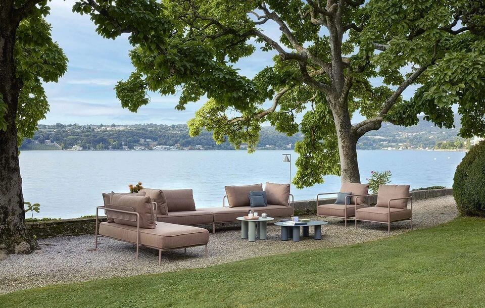 Table basse HYPPO pour les terrasses extérieures des hôtels et des restaurants 