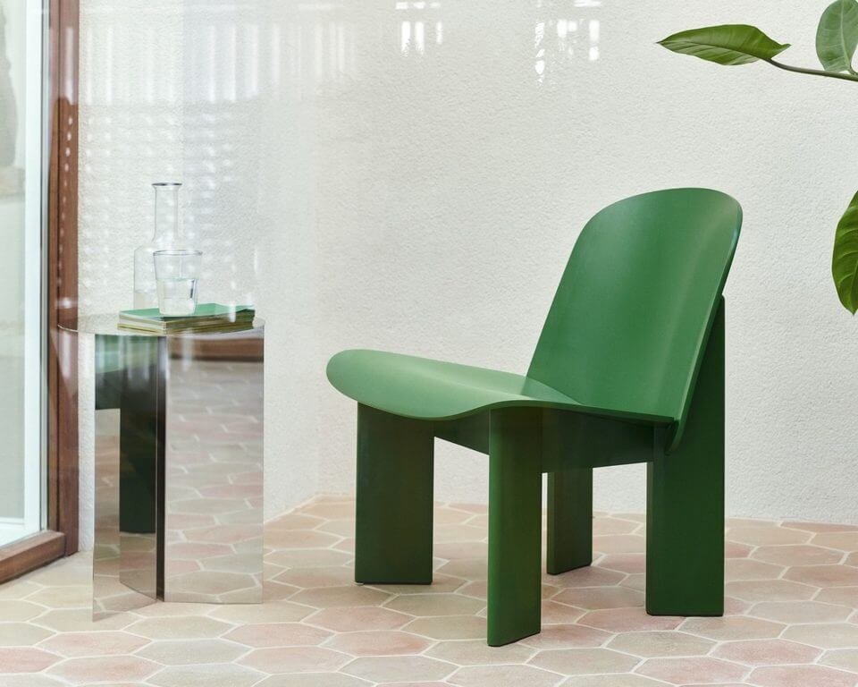 La table basse ronde SLIT finition miroir pour créer des espaces détentes design