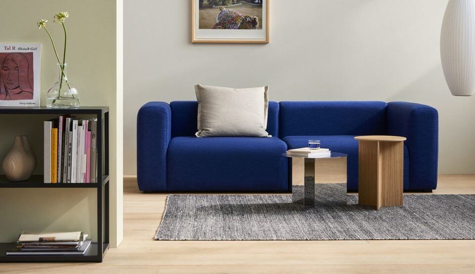 Table basse design avec plateau rond, pour les espaces lounge
