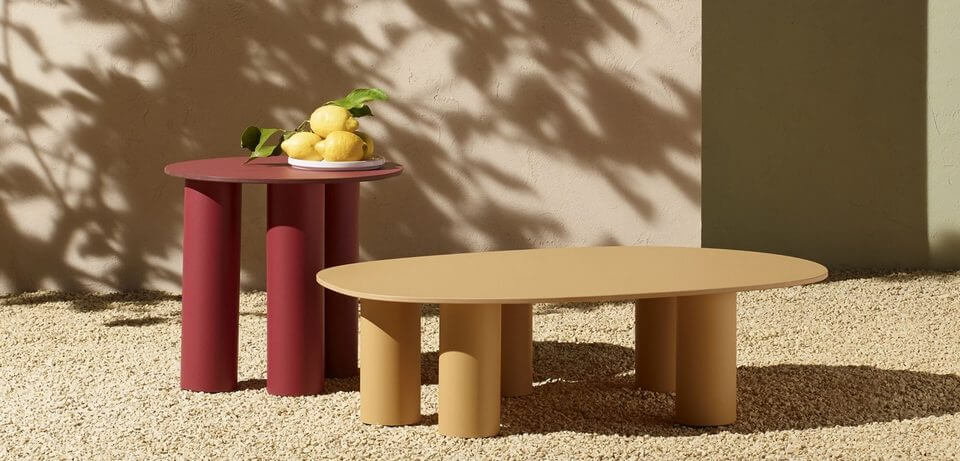 Table basse design et originale pour une terrasse d'hôtel ou de restaurant