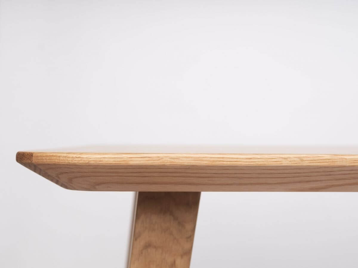 Table en bois massif moderne pour restaurant BOB