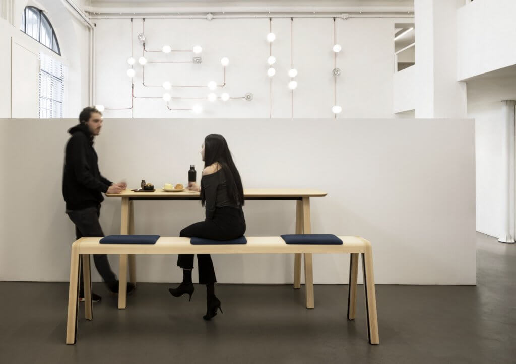 Table en bois hauteur bar ECHO