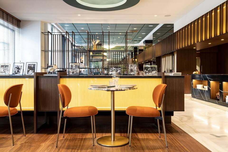 Une table design et élégante pour les hôtels et les restaurants en recherche d'ergonomie et de fonctionnalité