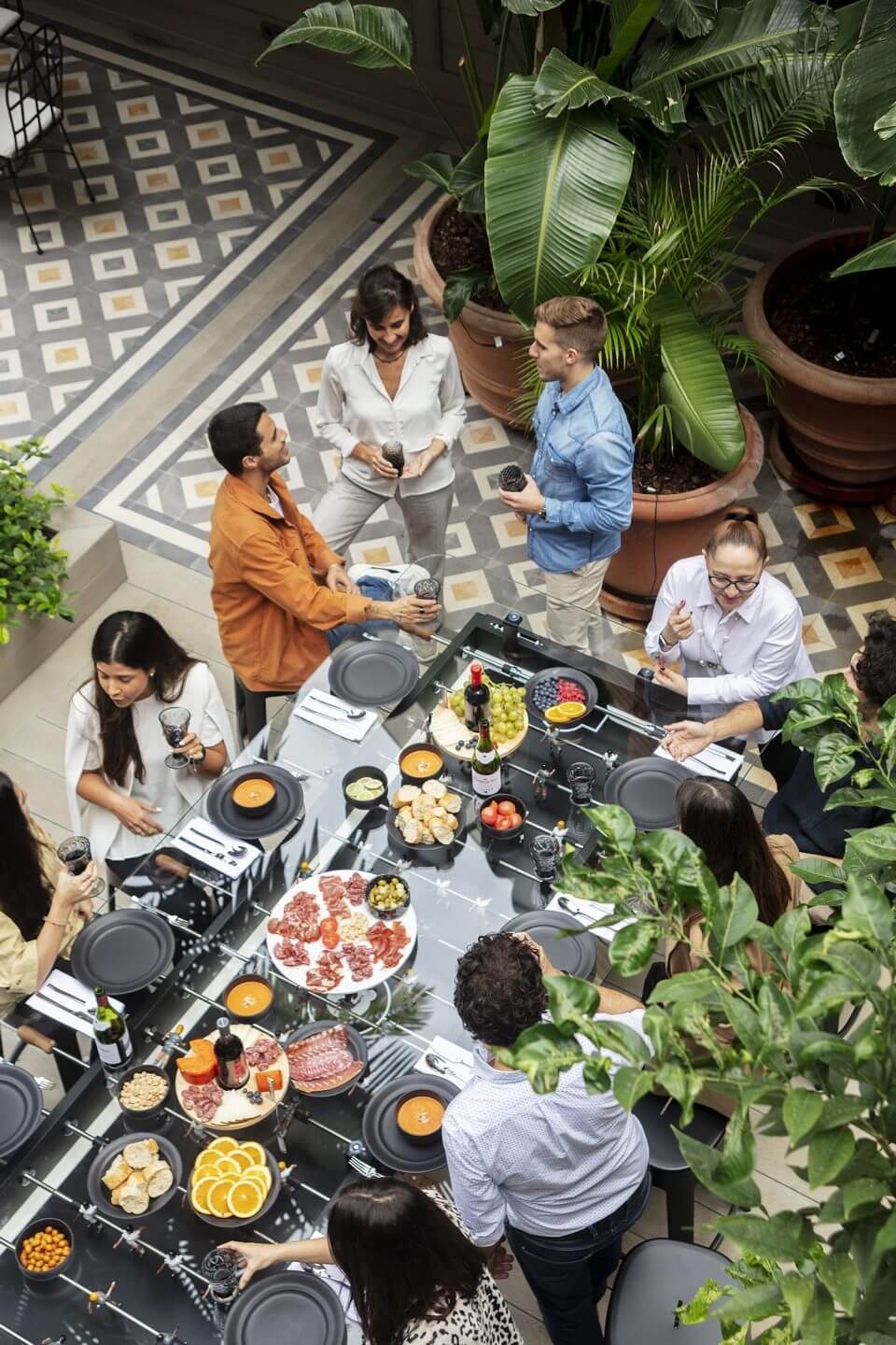 Table de réunion et baby-foot pour les entreprises