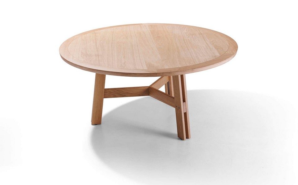 Table de réunion ronde ZUEL en bois clair avec piètement tréteau croisé et plateau chanfreiné