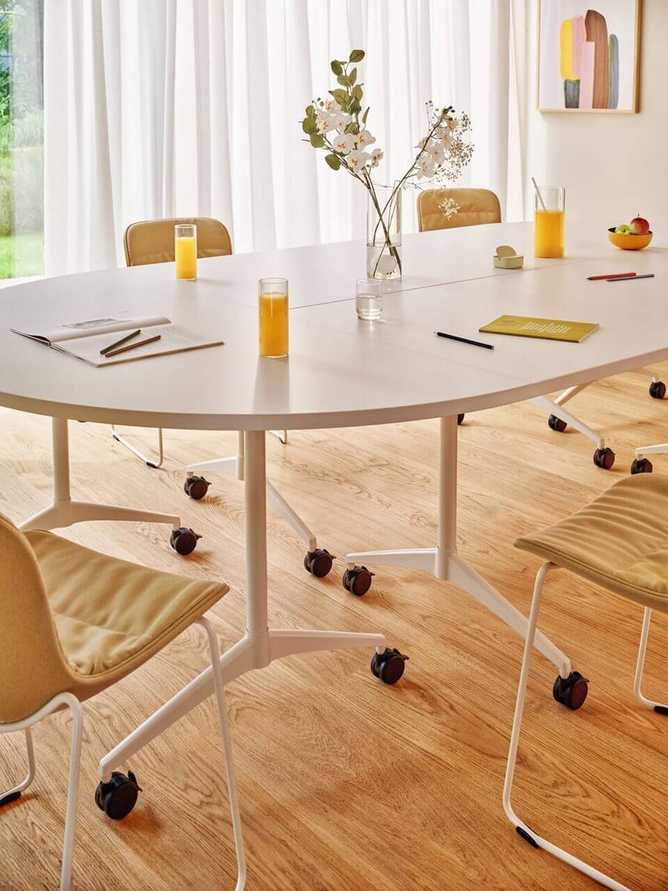 Mobilier de réunion design et modulable sur roulettes