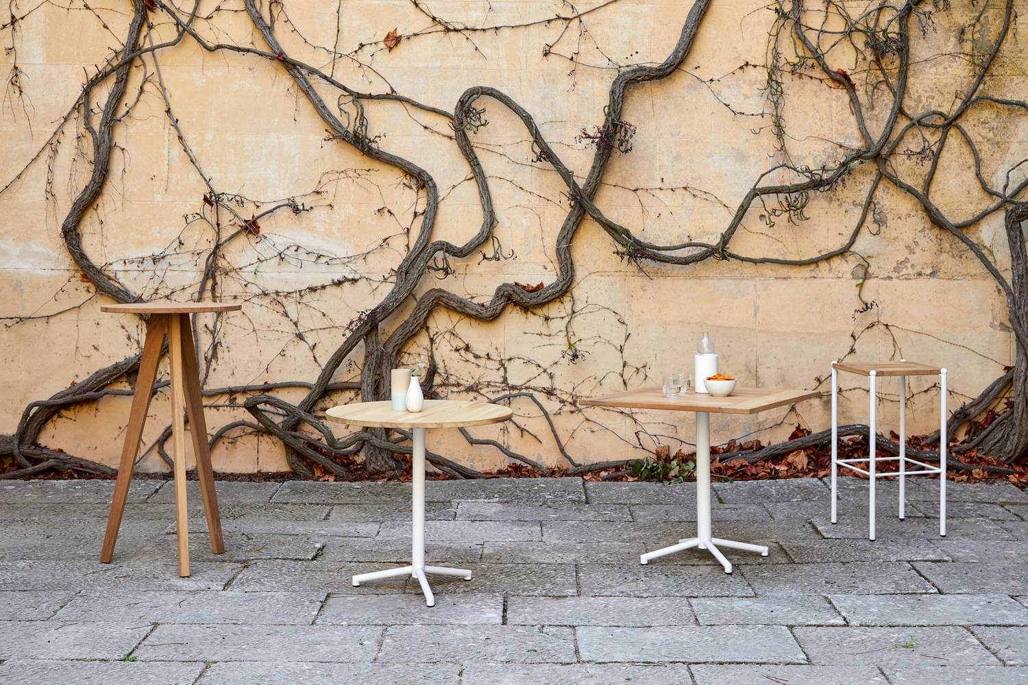 Table d'extérieur en bois pour hôtel et restaurant IROKO