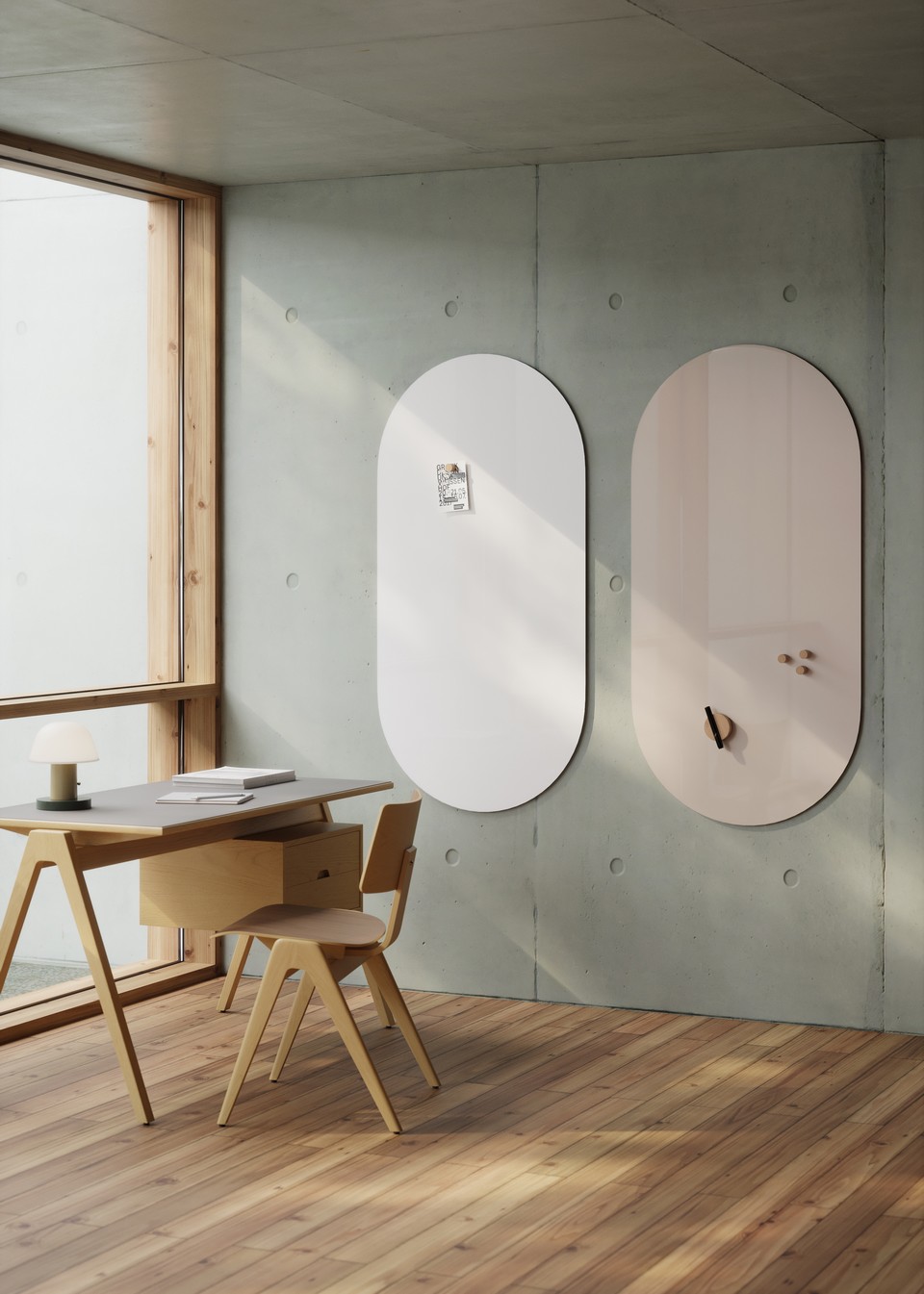 Détail des finitions du tableau magnétique AMBIT coloris Petal et Stone avec accessoires aimantés bois et noir.