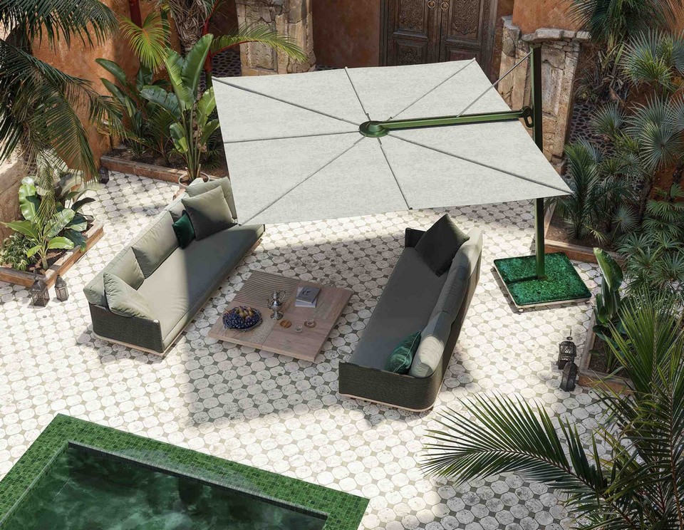 Parasol de luxe VERSA, édition spéciale JADE avec mât vert satiné et socle en pierre de lave