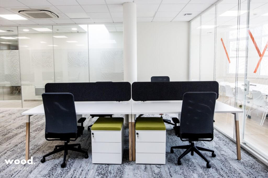 Le bureau bench WANDER installé par Wood Mobilier